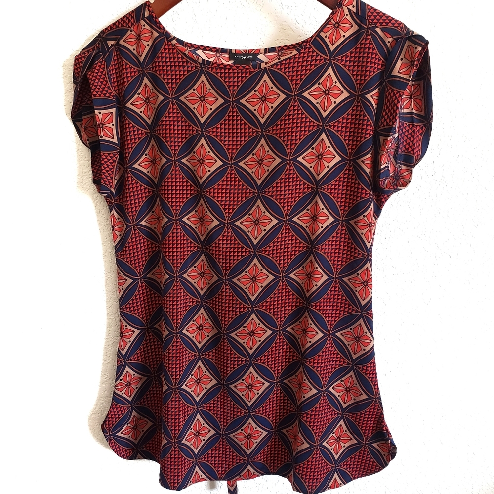 Ann Taylor Short Sleeve Blouse  Red And Blue Geometric Pattern Size Small